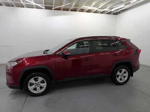 Used 2019 Toyota RAV4 XLE AWD/4WD image 8
