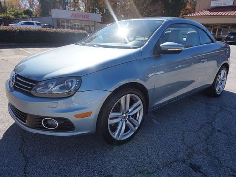 Used 2013 Volkswagen Eos Executive FWD image 3