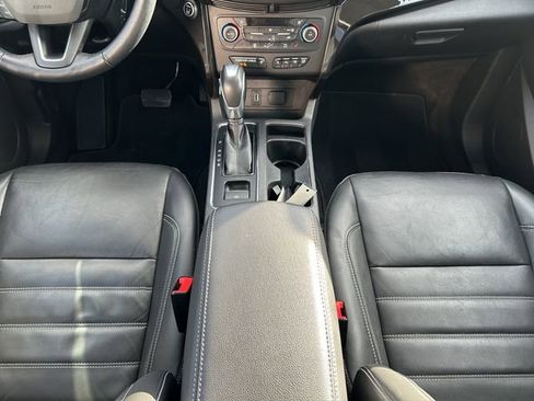 Used 2018 Ford Escape Titanium image 17