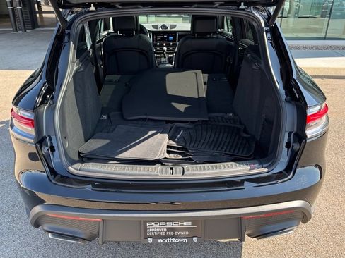Certified 2026 Porsche Macan AWD/4WD image 12