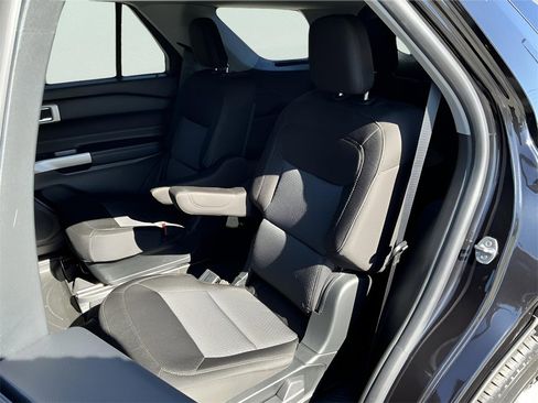 Certified 2022 Ford Explorer XLT image 31