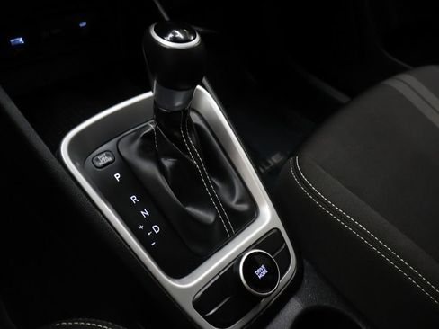 Used 2023 Hyundai Venue SEL image 23