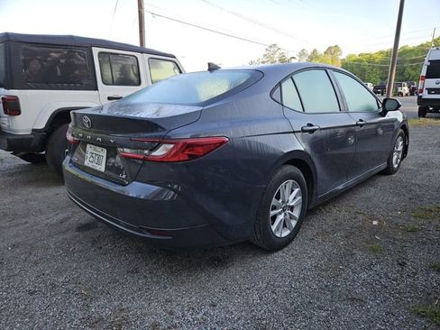 Used 2025 Toyota Camry LE image 6