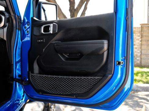 Used 2021 Jeep Gladiator Willys image 54