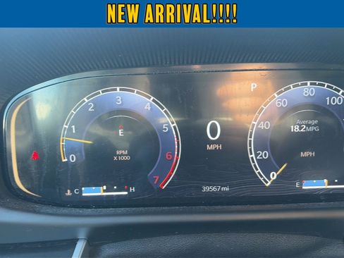 Used 2023 Jeep Wagoneer 4WD image 10