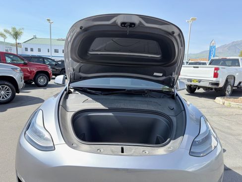 Used 2024 Tesla Model Y Performance image 35