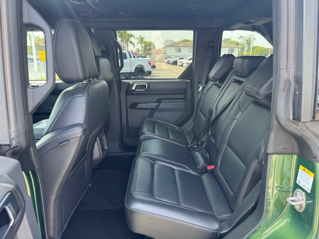 Used 2025 Ford Bronco Outer Banks AWD/4WD image 8