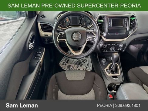 Used 2018 Jeep Cherokee Latitude w/ Cold Weather Group image 20