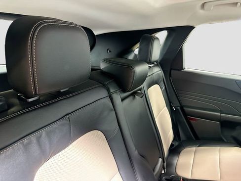 Used 2022 Ford Escape Titanium w/ Titanium Premium Package FWD image 30