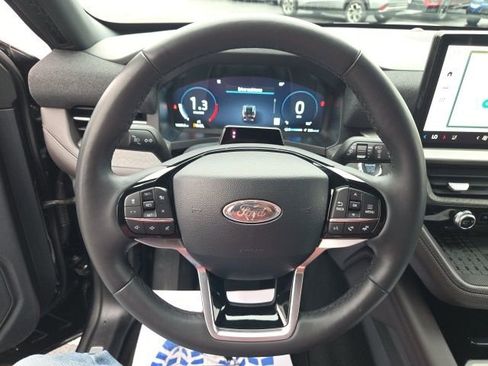 Used 2025 Ford Explorer Platinum w/ LUX Leather Package image 10