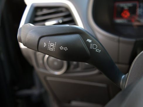 Used 2023 Ford Edge SEL image 18