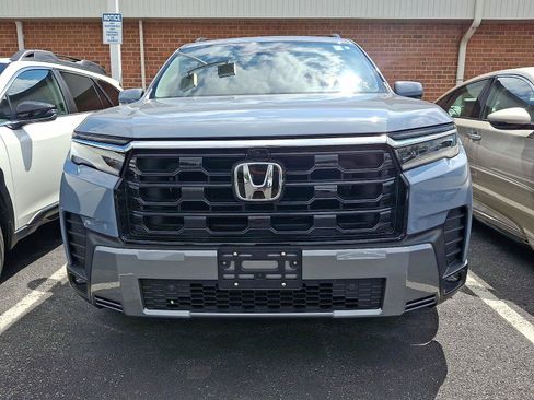 Used 2026 Honda Pilot image 2