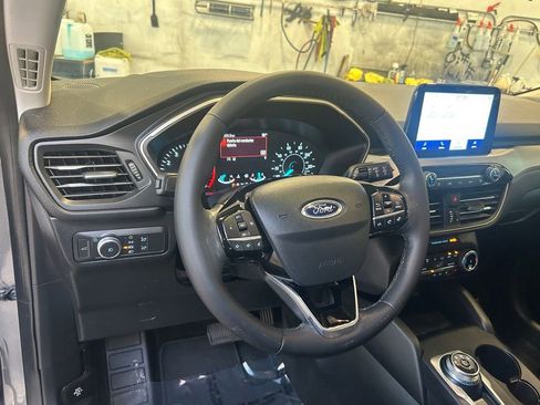 Certified 2022 Ford Escape SEL image 34