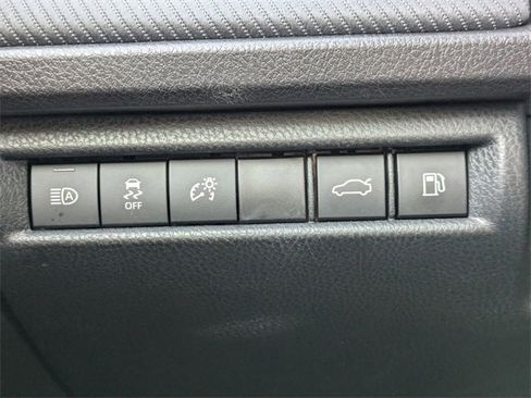Used 2025 Toyota Camry SE image 21