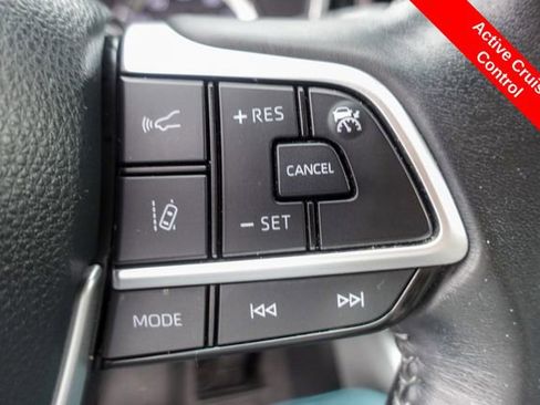 Certified 2023 Toyota Highlander XLE image 19