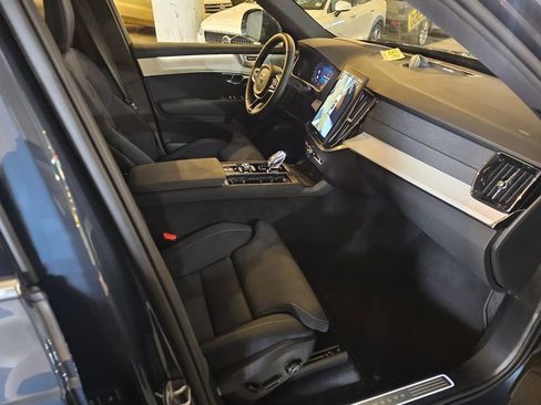 Certified 2025 Volvo XC90 B6 Ultra AWD/4WD image 11