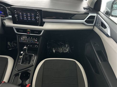 New 2026 Volkswagen Taos SE image 40