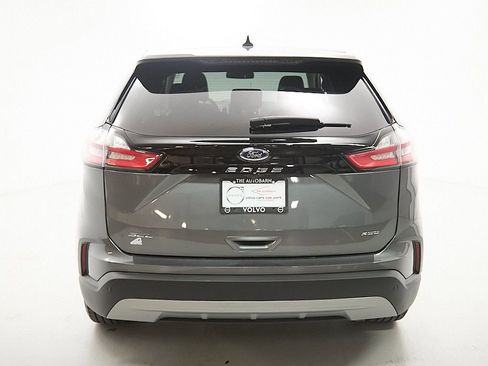 Used 2024 Ford Edge SEL image 8