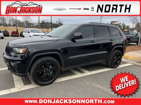 Used 2018 Jeep Grand Cherokee Laredo image 1