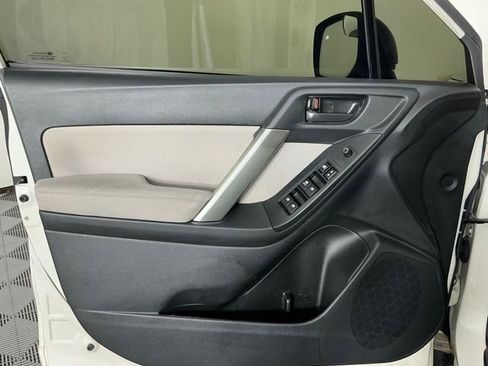 Used 2015 Subaru Forester 2.5i Premium w/ Popular Package #2 AWD/4WD image 10