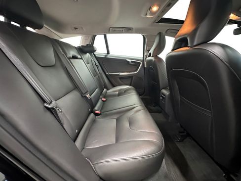 Used 2017 Volvo V60 T5 Platinum w/ Climate Package image 17
