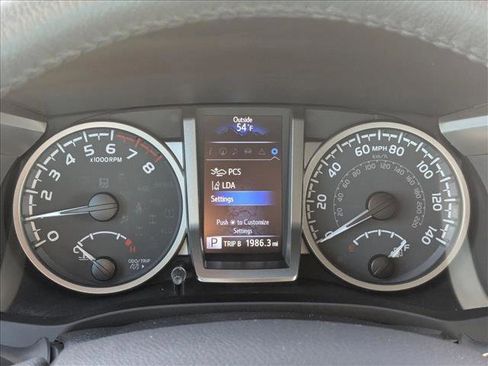 Used 2022 Toyota Tacoma Limited image 10