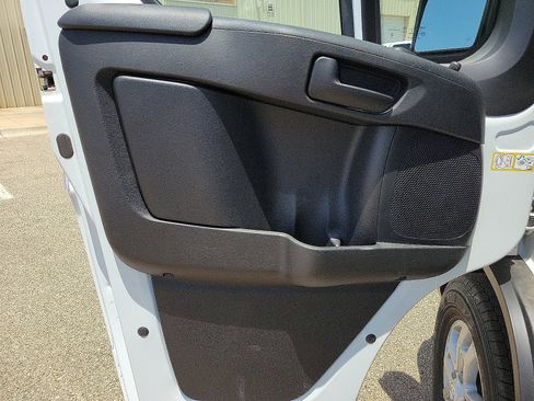 New 2025 RAM ProMaster 2500 w/ Quick Order Package 22G SLT image 10