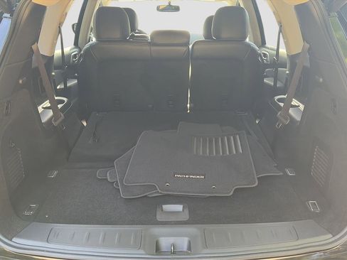Used 2019 Nissan Pathfinder SL FWD image 18