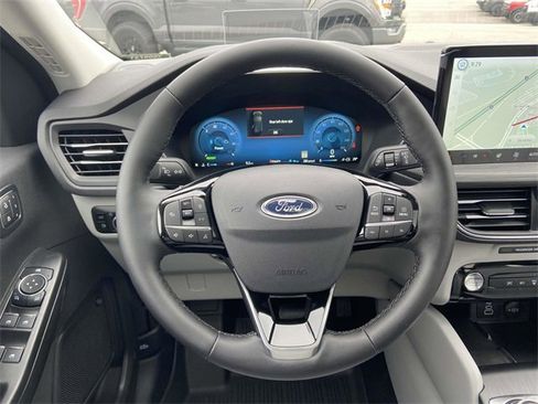 New 2025 Ford Escape SE w/ PHEV Premium Package image 19