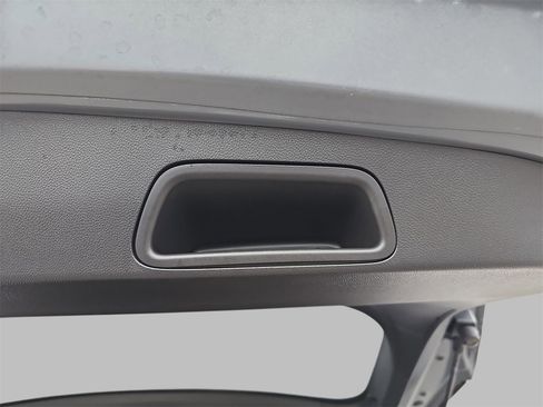 Certified 2022 Buick Encore GX Preferred w/ Sport Touring Package image 16