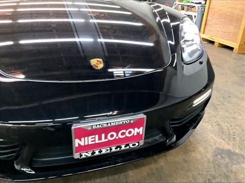Used 2024 Porsche 718 Boxster RWD image 31