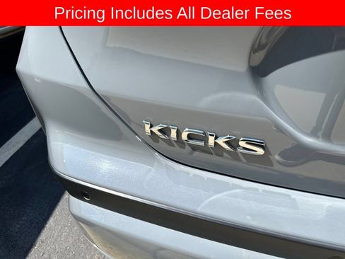 Used 2022 Nissan Kicks SR w/ Premium Package FWD image 7