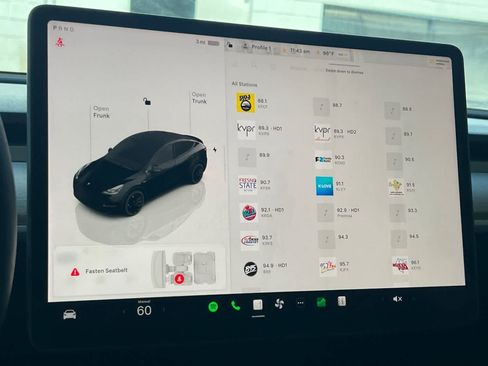 Used 2023 Tesla Model Y Performance AWD/4WD image 22
