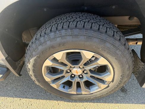 Certified 2026 Chevrolet Silverado 1500 High Country w/ Technology Package AWD/4WD image 35