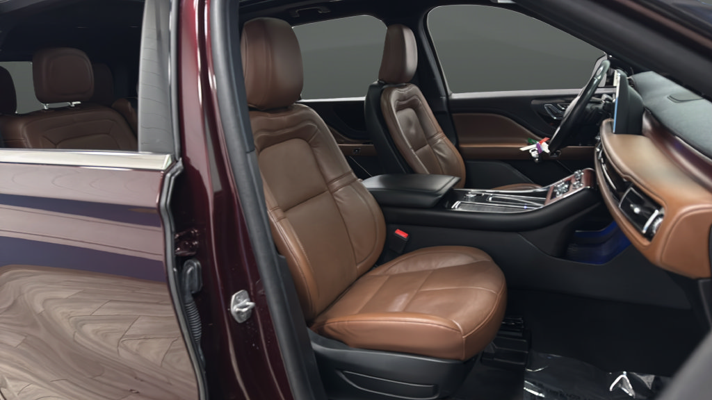 Used 2022 Lincoln Aviator Grand Touring AWD/4WD image 25