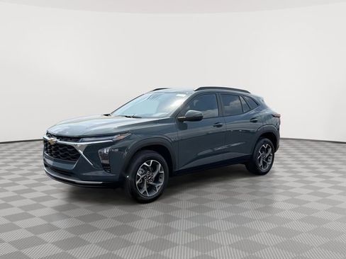 New 2026 Chevrolet Trax LT w/ Driver Confidence Package FWD image 5