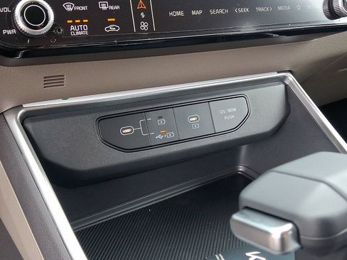 New 2027 Kia Carnival LX FWD image 20