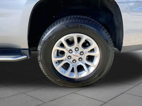 Used 2019 GMC Yukon SLT AWD/4WD image 11