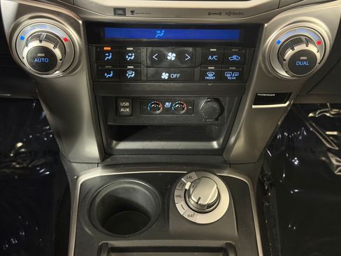 Used 2016 Toyota 4Runner Limited AWD/4WD image 21