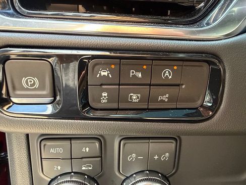 Used 2026 GMC Yukon Elevation AWD/4WD image 26