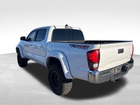 Used 2019 Toyota Tacoma TRD Off-Road image 7