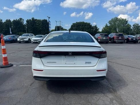 Used 2023 Honda Accord Sport image 3