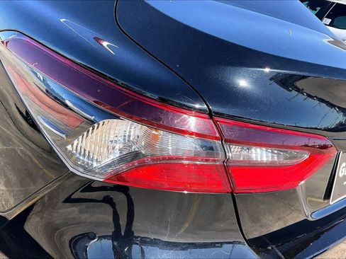 Used 2022 Toyota Camry LE image 28
