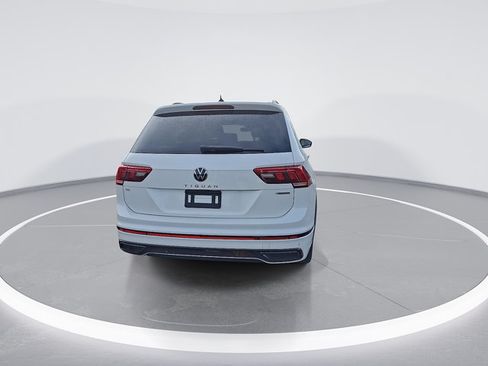 Used 2022 Volkswagen Tiguan SE R-Line AWD/4WD image 8