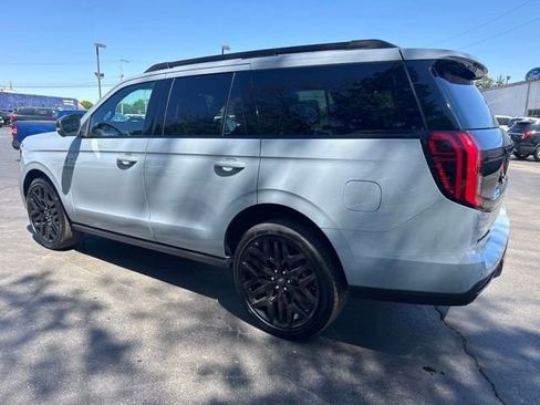 New 2026 Ford Expedition Platinum w/ Stealth Performance Package AWD/4WD image 4