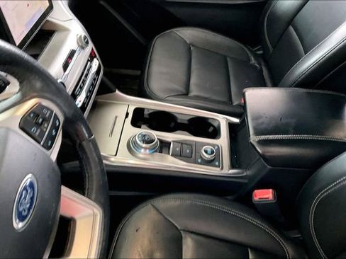 Used 2020 Ford Explorer XLT w/ Equipment Group 202A image 13
