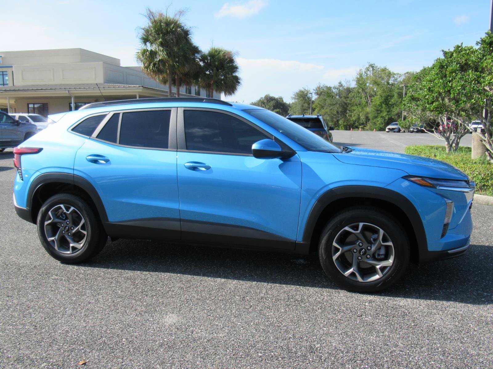 New 2026 Chevrolet Trax LT w/ Driver Confidence Package FWD image 2