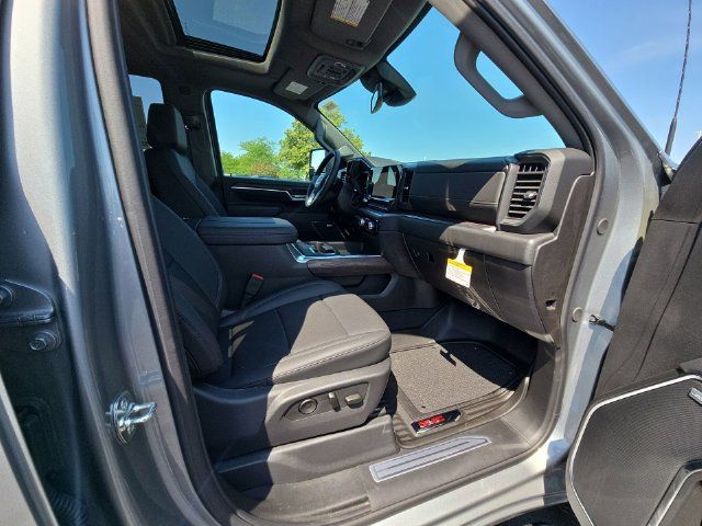 Used 2025 GMC Sierra 2500 SLT w/ SLT Premium Package AWD/4WD image 30