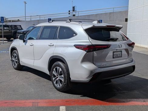 Used 2026 Toyota Highlander XLE AWD/4WD image 11