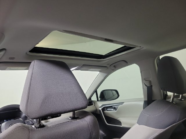 Used 2024 Toyota RAV4 XLE w/ Convenience Package FWD image 29